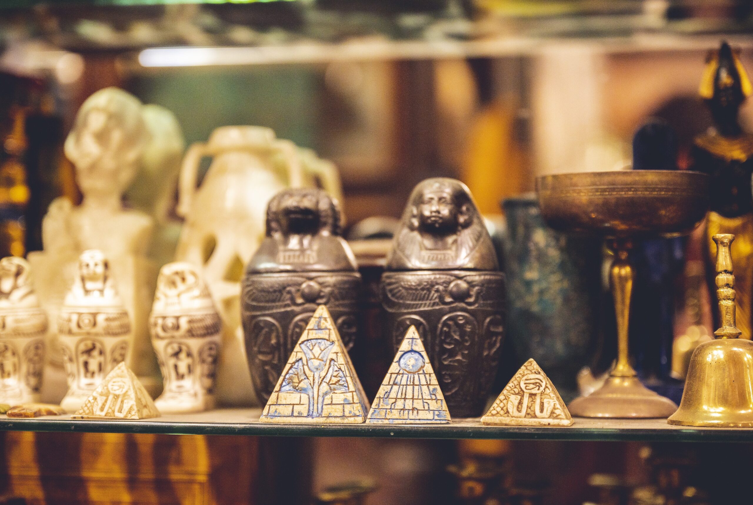 Traditional Egyptian souvenirs and gifts at the street market.